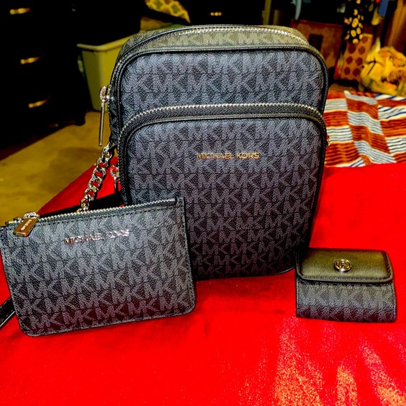 Michael Kors Handbags - Crossbody set new